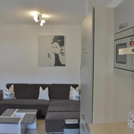 In Near Stubai Glacier Skiing Apartamento