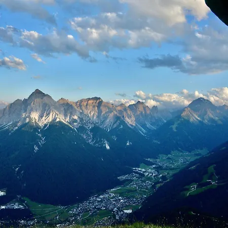 In Near Stubai Glacier Skiing