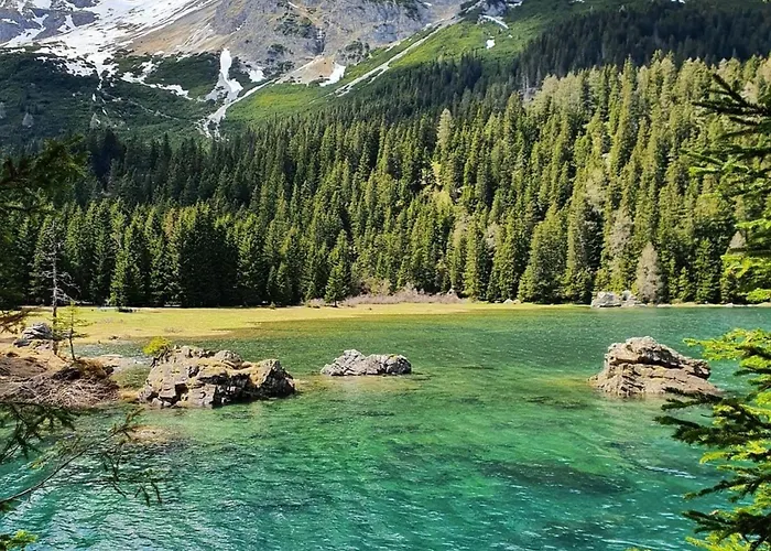 In Near Stubai Glacier Skiing
